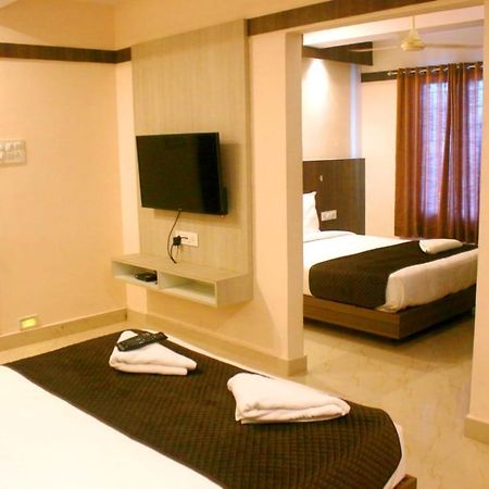 Hotel Sakura Inn Hosūr Dış mekan fotoğraf