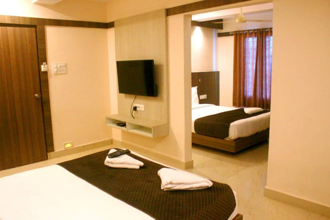 Hotel Sakura Inn Hosūr Dış mekan fotoğraf