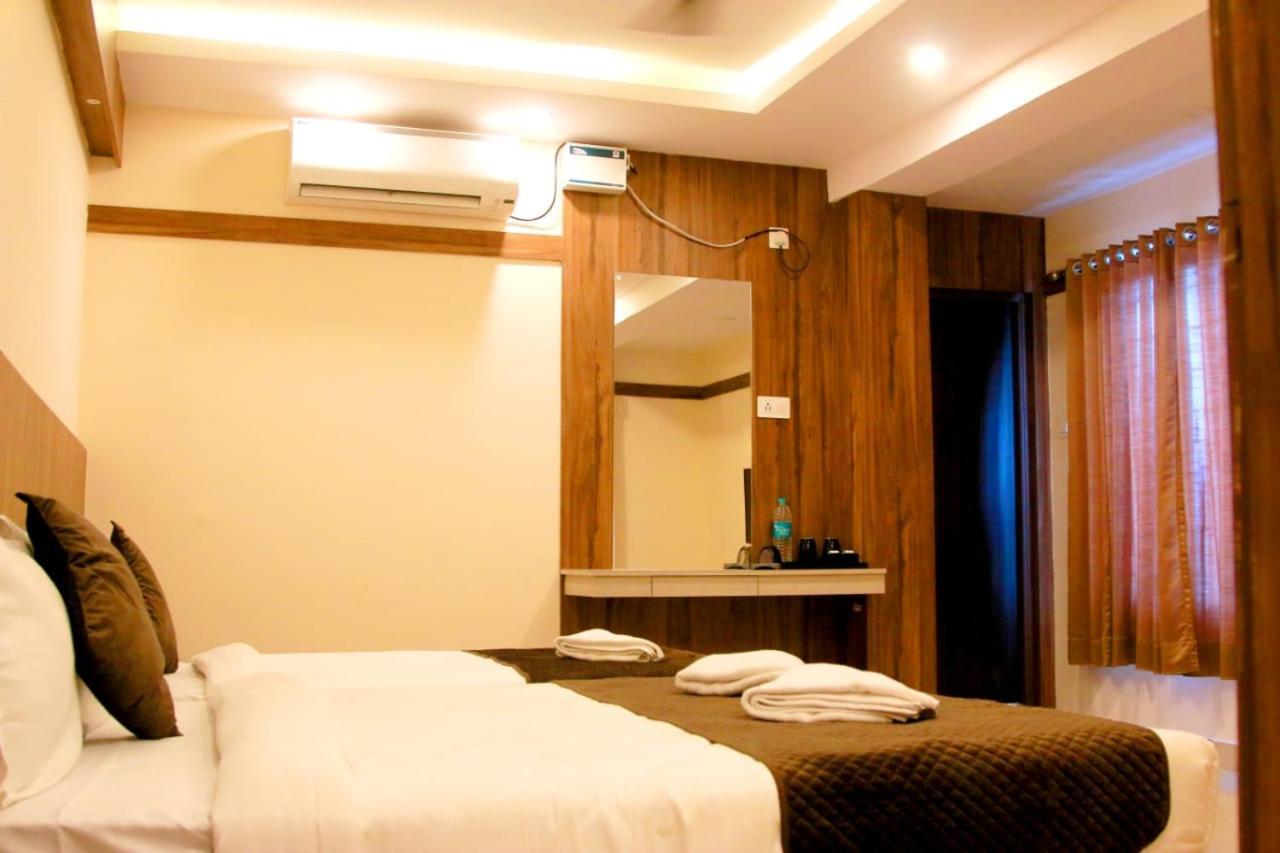Hotel Sakura Inn Hosūr Dış mekan fotoğraf