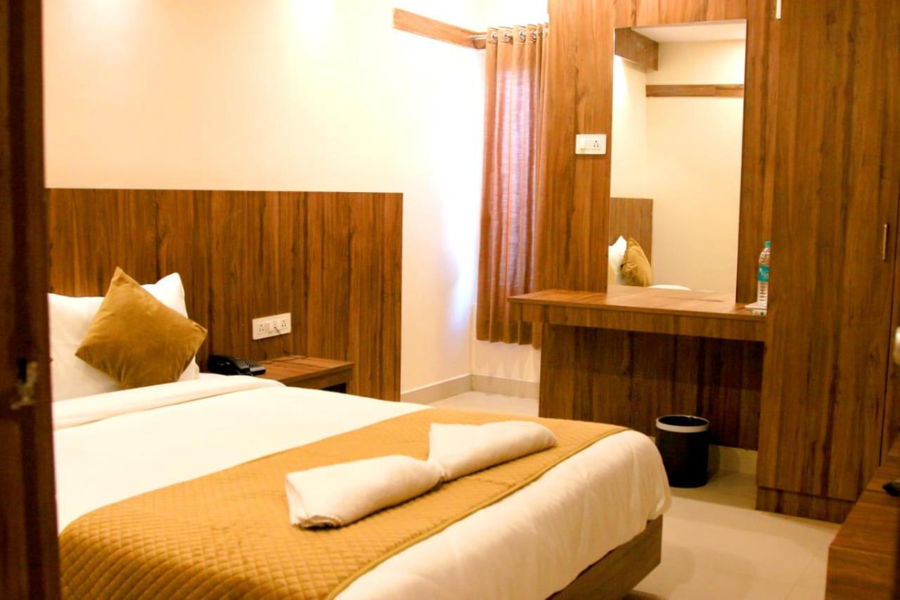 Hotel Sakura Inn Hosūr Dış mekan fotoğraf