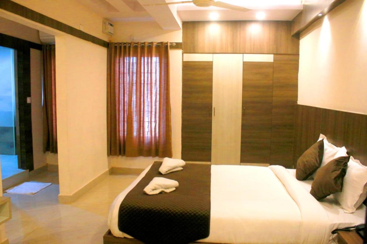 Hotel Sakura Inn Hosūr Dış mekan fotoğraf