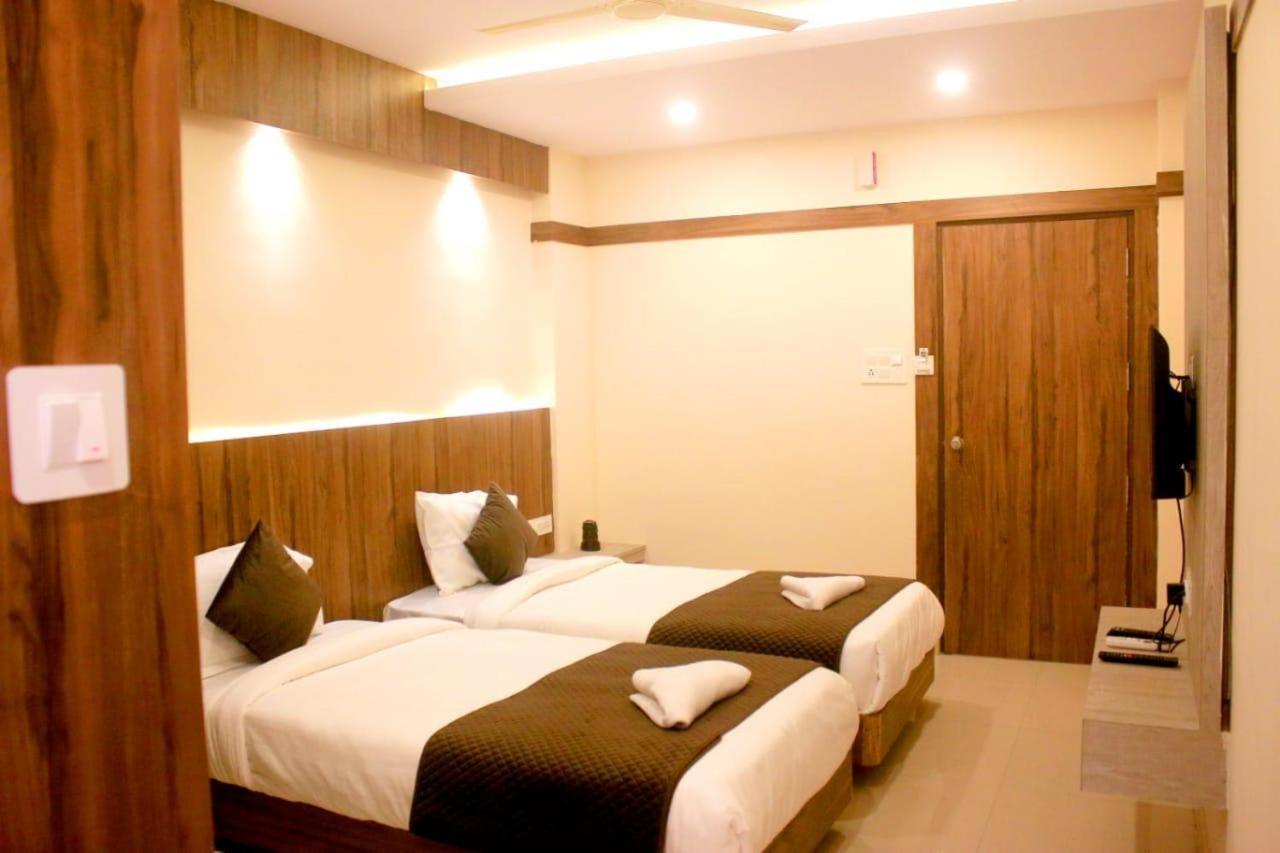 Hotel Sakura Inn Hosūr Dış mekan fotoğraf